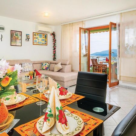 2 Bedroom Gorgeous Apartment In Rabac Luaran gambar