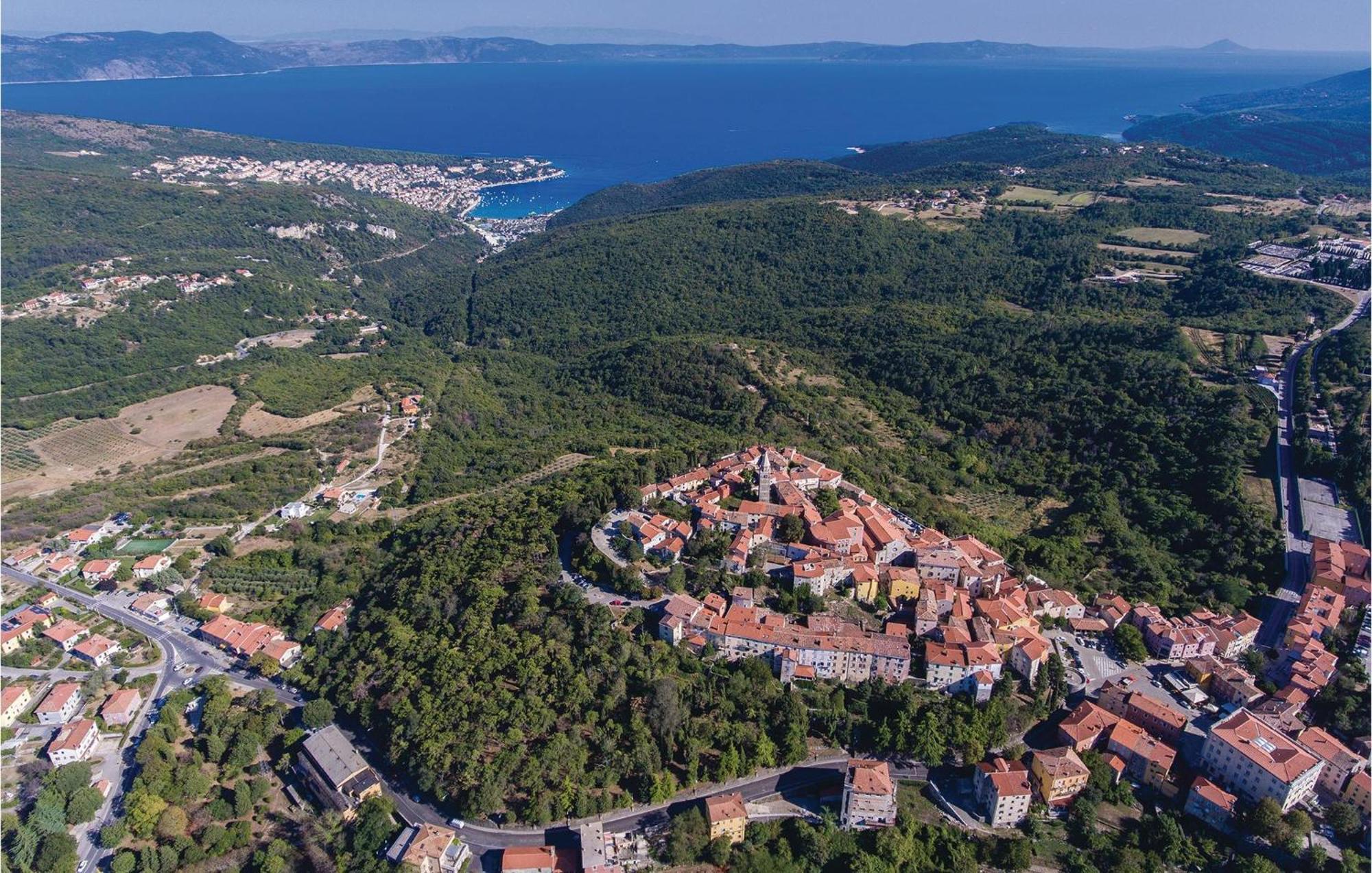 2 Bedroom Gorgeous Apartment In Rabac Luaran gambar